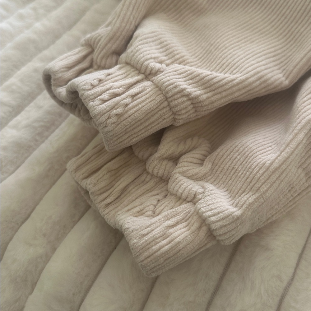 Roots Cream Corduroy Cargo Pants - Picture 7 of 7